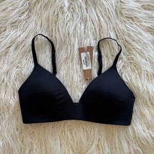 Skims Wireless Form T-shirt Bra Onyx Size 34B